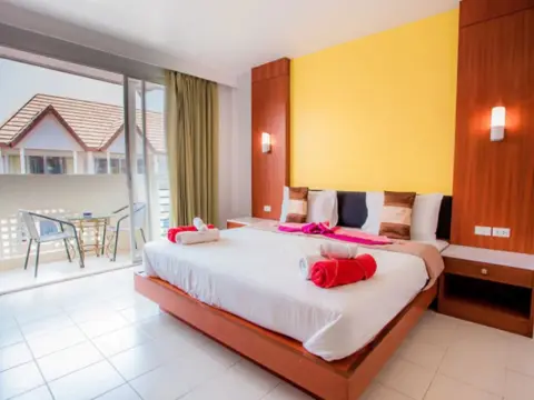 Kata Blue Sea Resort - Photo 4