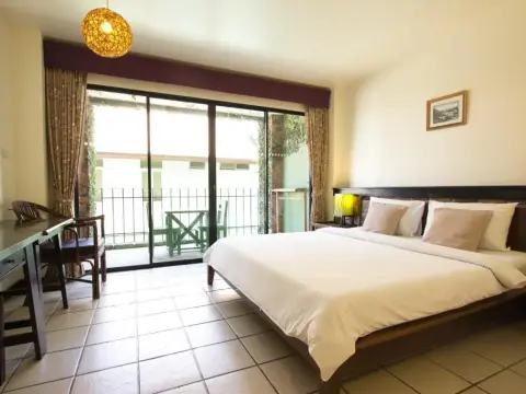 Khao Lak Tony Lodge - Photo 3