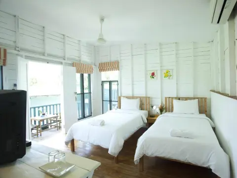 Sunshine Inn Resort - Photo 3