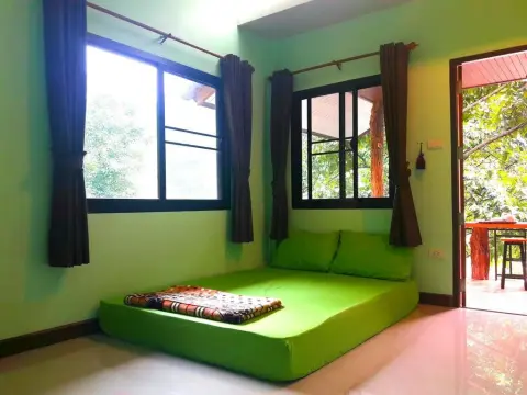 Kiriwong Baansuanrommai - Photo 1