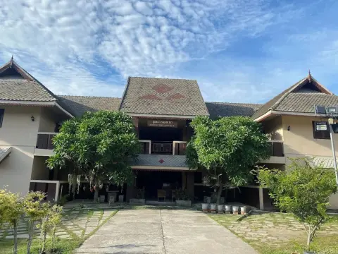 KumJawJomKaew - Photo 1