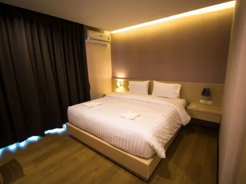 L Hotel - Photo 3