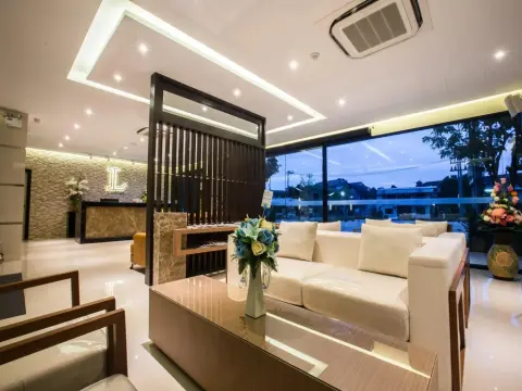 L Hotel - Photo 2