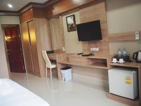 Little Bear Guesthouse and Restaurant - Photo 2