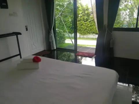 Loft Caravan Resort - Photo 2