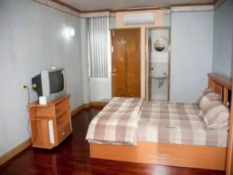 Lotus Condo Downtown - Photo 3