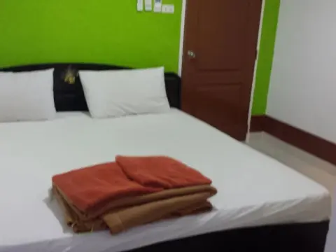 Lucky Guesthouse - Photo 2