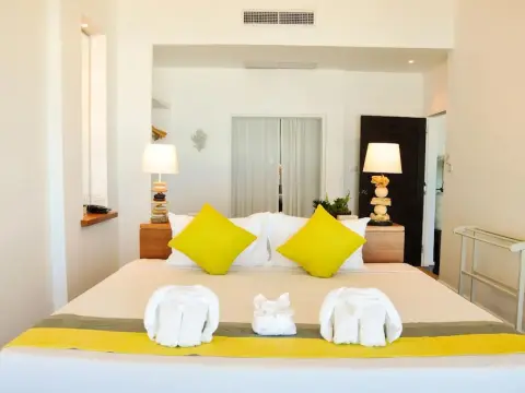 Maiton Beachfront Villa - Photo 2