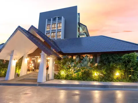 Manhattan Pattaya Hotel - Photo 1