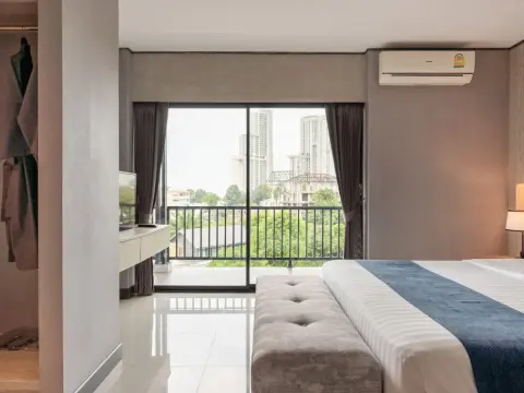 Manhattan Pattaya Hotel - Photo 2
