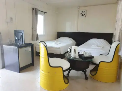 Mine Boxes Resort - Photo 2