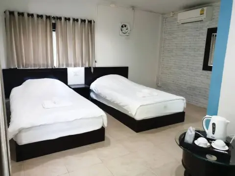 Mine Boxes Resort - Photo 4