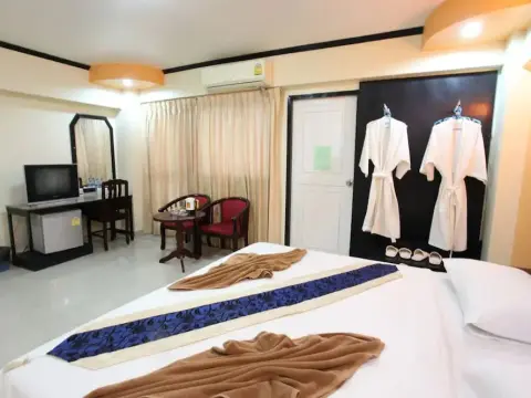 Monaa's Place - Photo 2