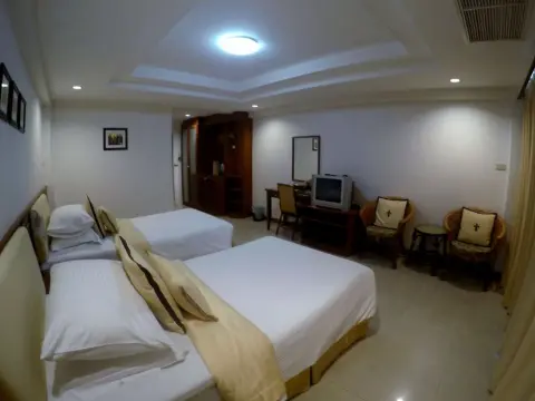 Murraya Residence - Photo 4