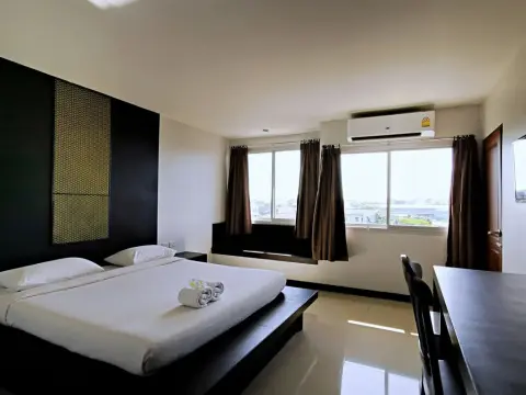 Nana Buri Hotel - Photo 2