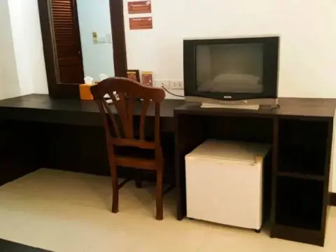 Nana Buri Hotel - Photo 3