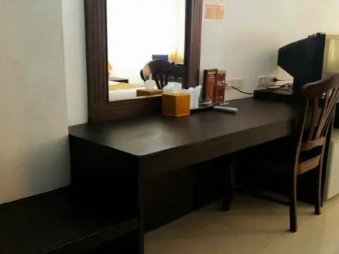 Nana Buri Hotel - Photo 4