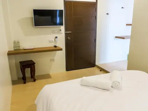 Nangrong Hotel - Photo 4