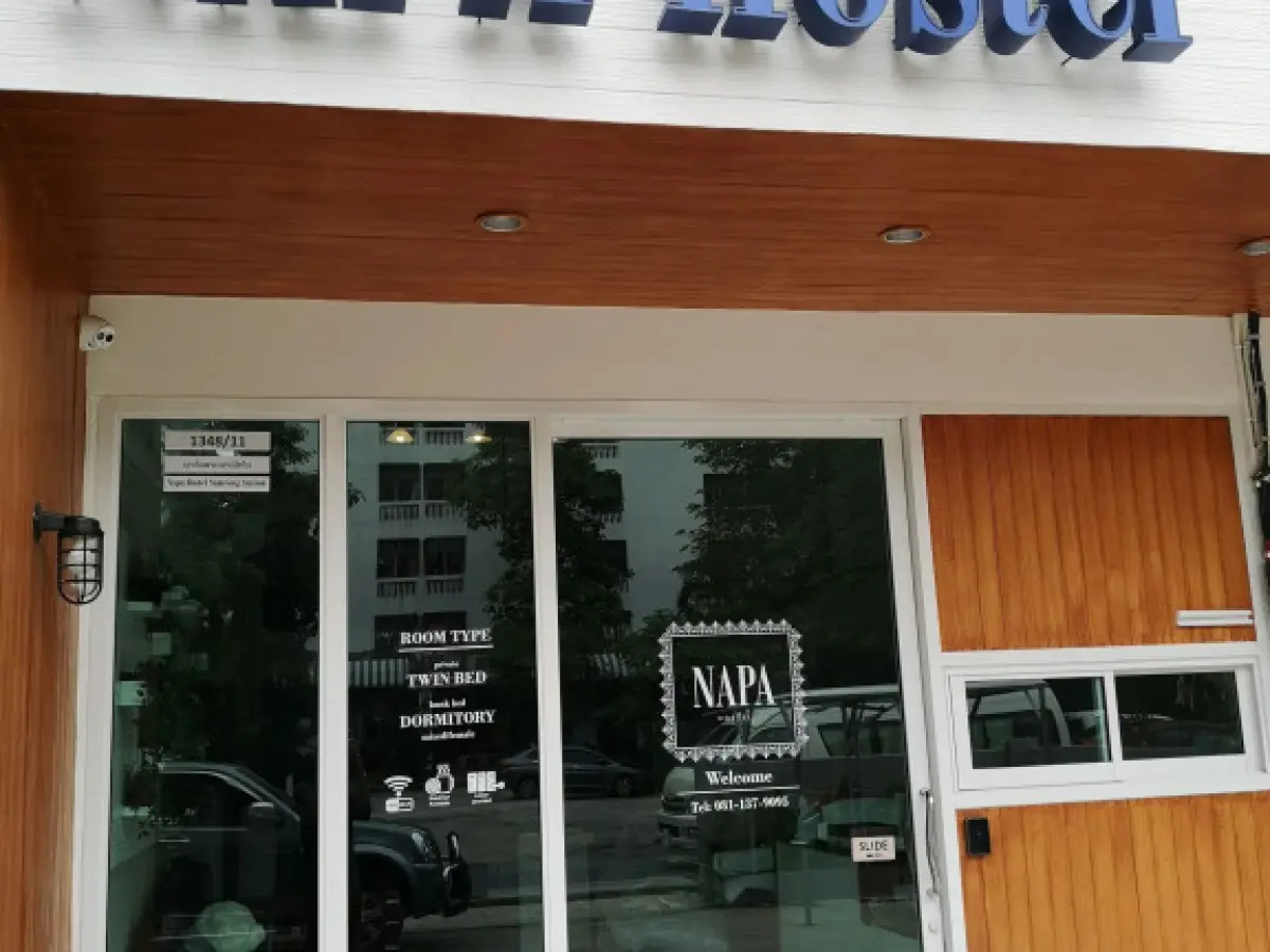 Napa Hostel Samrong Station