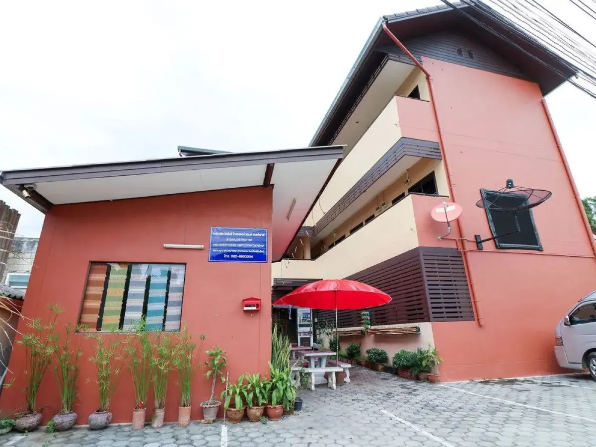 Nida Rooms Padet Sala 45 at Happy House