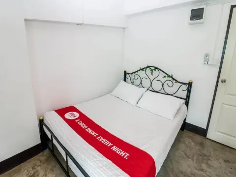 NIDA Rooms Srichandon 12 Night Villa - Photo 4