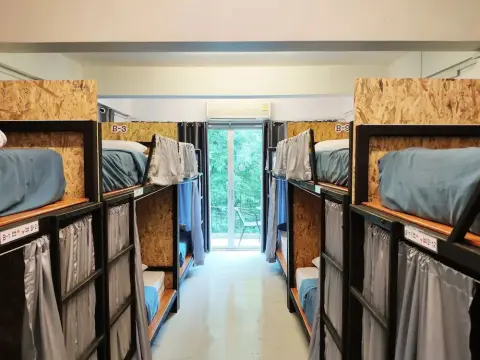 Ninety 9 Hostel - Photo 4