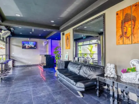 Noble House Patong - Photo 2
