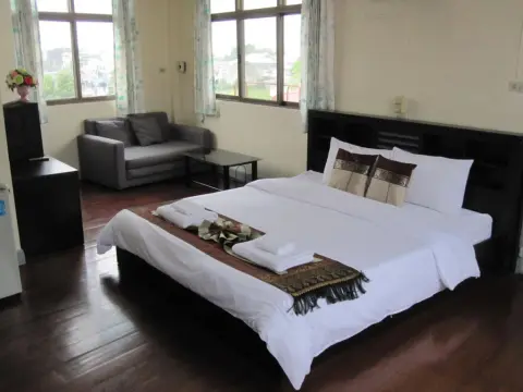 Nuncharoen Guesthouse - Photo 2