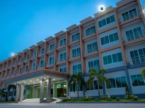 O2 Hotel Lopburi - Photo 1