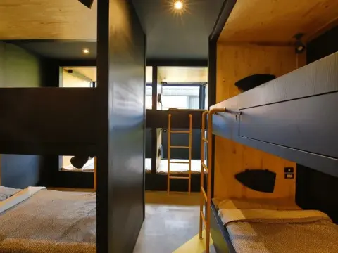 One More Wave Kata Beach Hostel - Photo 3