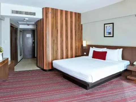 Ambassador Bangkok Hotel - Photo 2