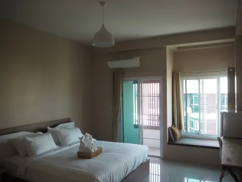 Habitat Hotel - Photo 1