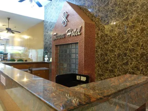 Serene Hotel - Photo 2