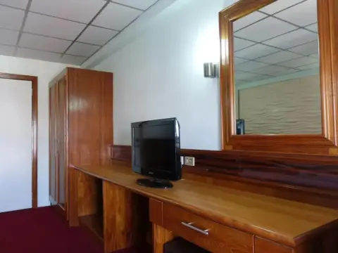 Serene Hotel - Photo 3