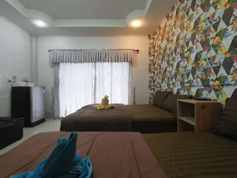 OYO 1100 Chidlom Resort - Photo 2