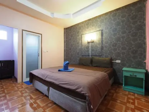 OYO 1100 Chidlom Resort - Photo 4