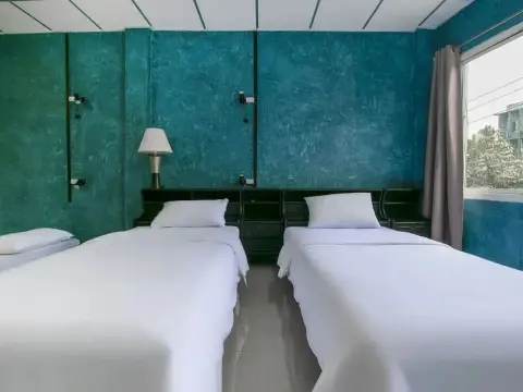 OYO 1158 Thestaycafe Hostel - Photo 3