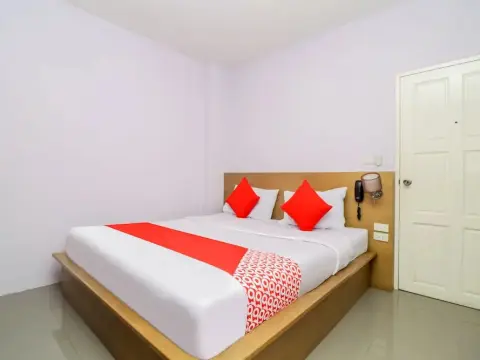 Oyo 127 D Well Residence Hotel - Photo 2