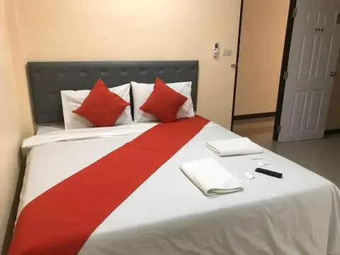 Oyo 127 D Well Residence Hotel - Photo 3