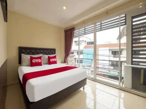 OYO 75350 Hole In One Bar Hotel - Photo 4