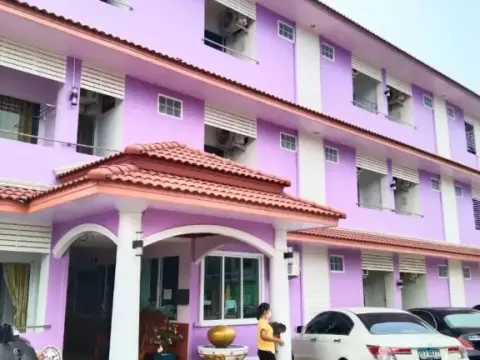 OYO 75399 Choktipparat Place - Photo 1