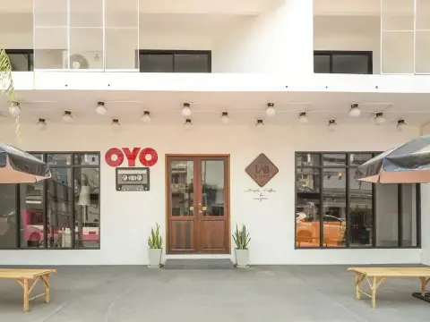 OYO 820 Labkoff Cafe and Hostel - Photo 1