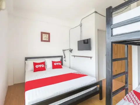 OYO 820 Labkoff Cafe and Hostel - Photo 3