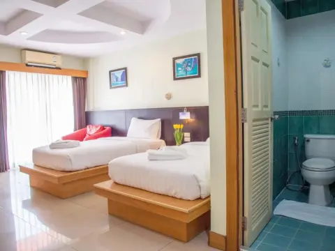 Patong Eyes Hotel - Photo 2