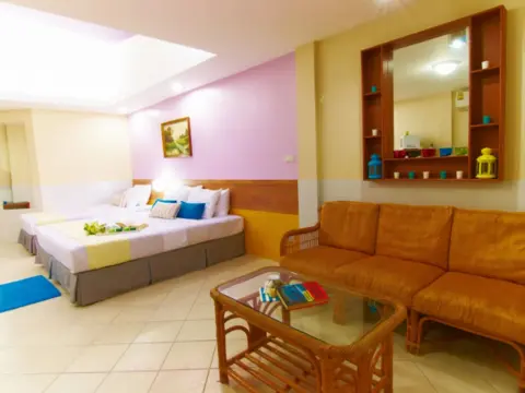 Peace Resort Pattaya - Photo 2
