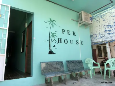 Pek House - Photo 1