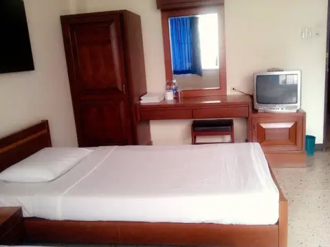 Petch Pailyn Hotel - Photo 4