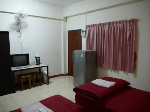 Phuttipong Apartment - фото 3