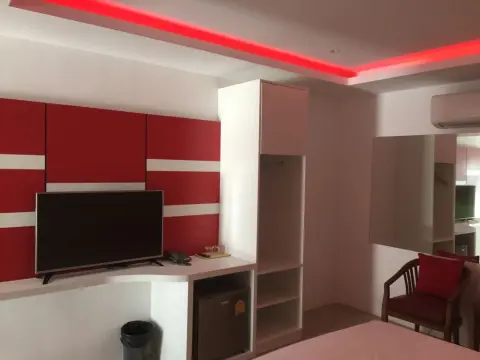 Picasso Hotel 24 Inn - Photo 2