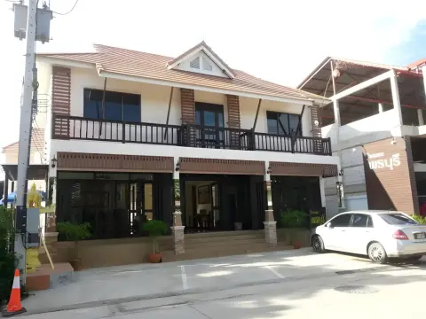 Ponburi Hotel - Photo 1